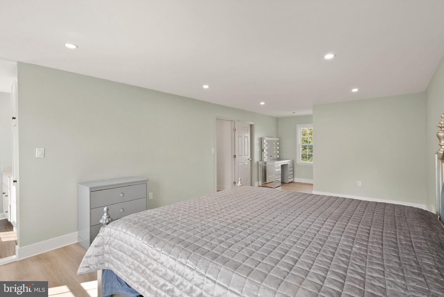 4303 Sudley Road photo 29