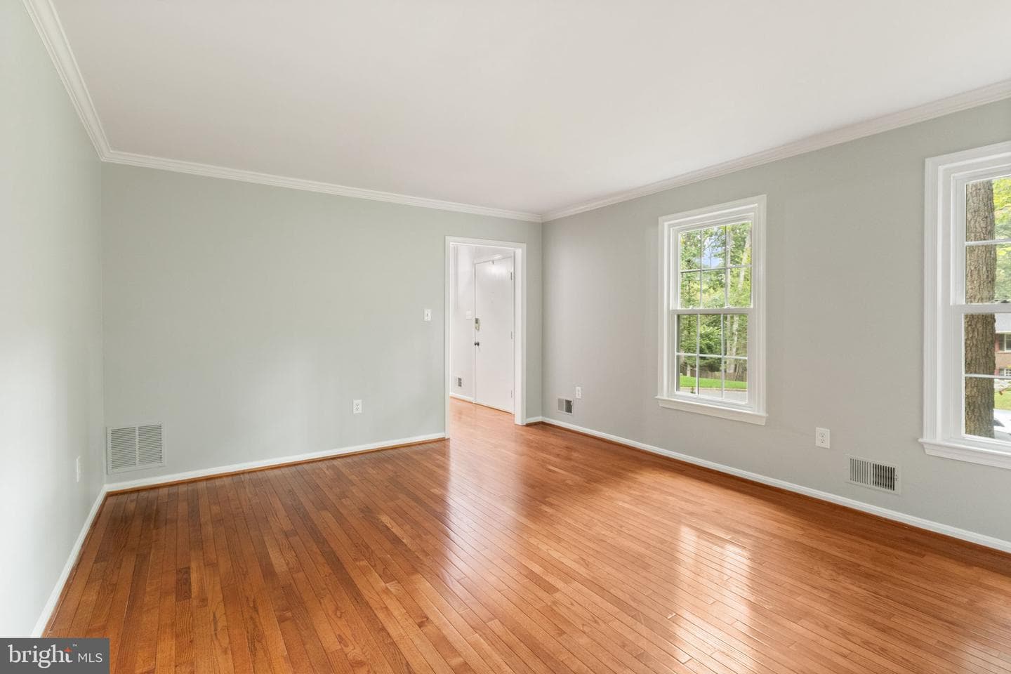 4504 Andrews Place photo 11