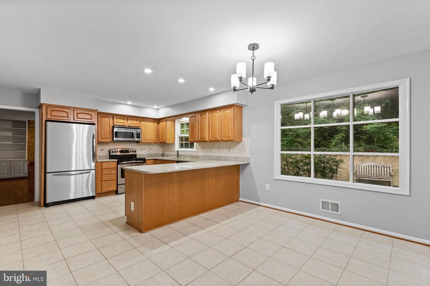 4504 Andrews Place photo 15