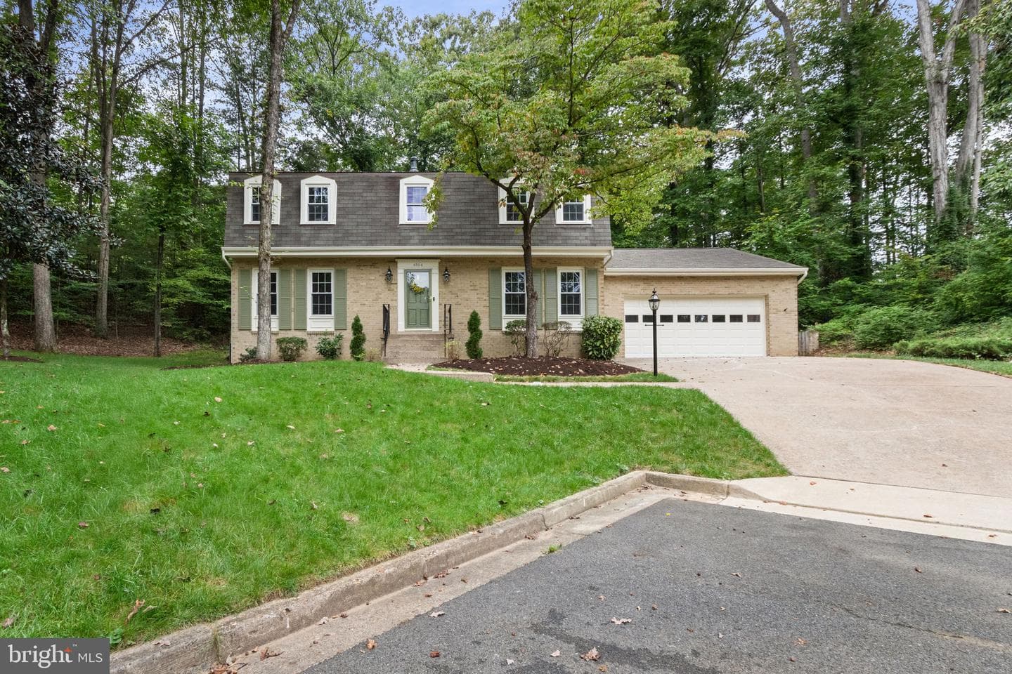 4504 Andrews Place photo 3