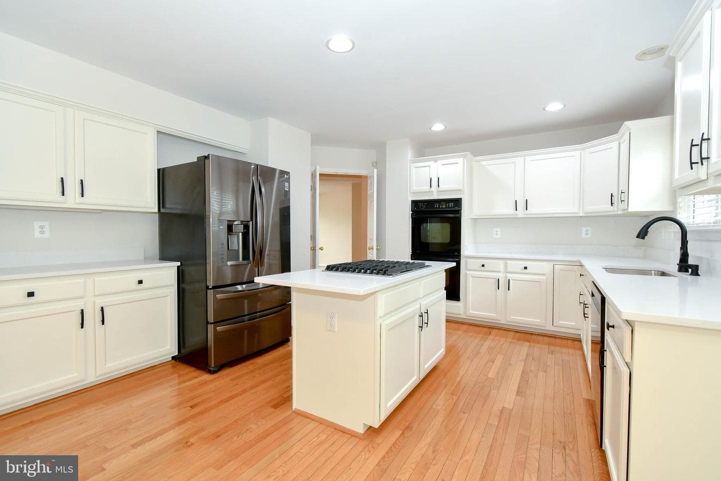 9179 Weathersfield Drive photo 12