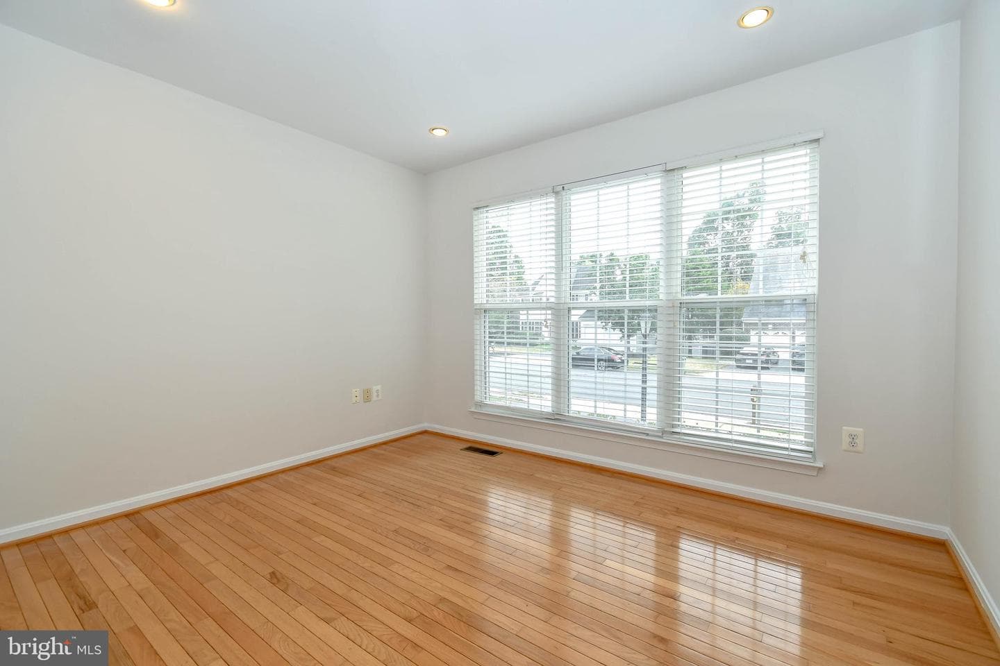 9179 Weathersfield Drive photo 22