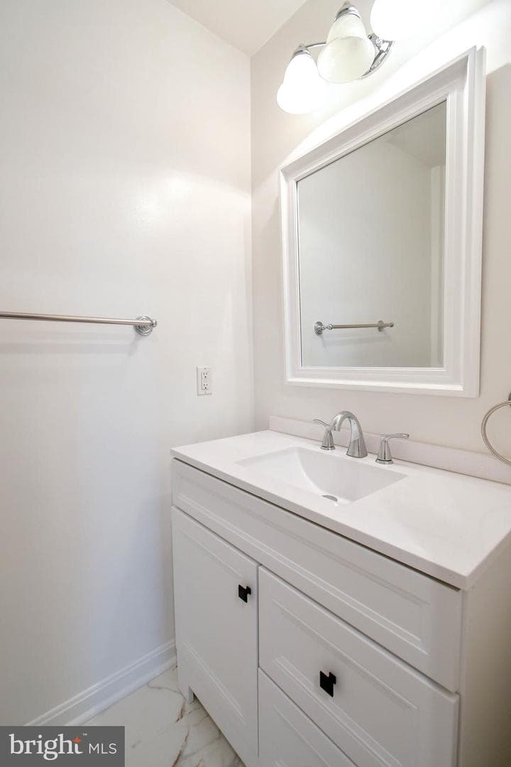9179 Weathersfield Drive photo 23
