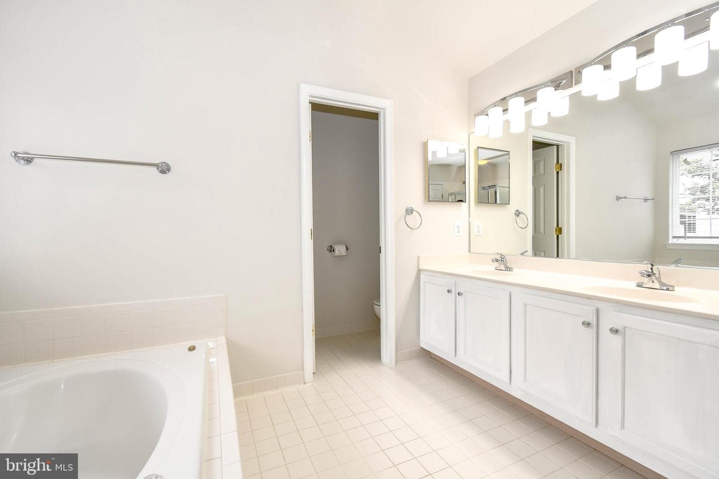 9179 Weathersfield Drive photo 30