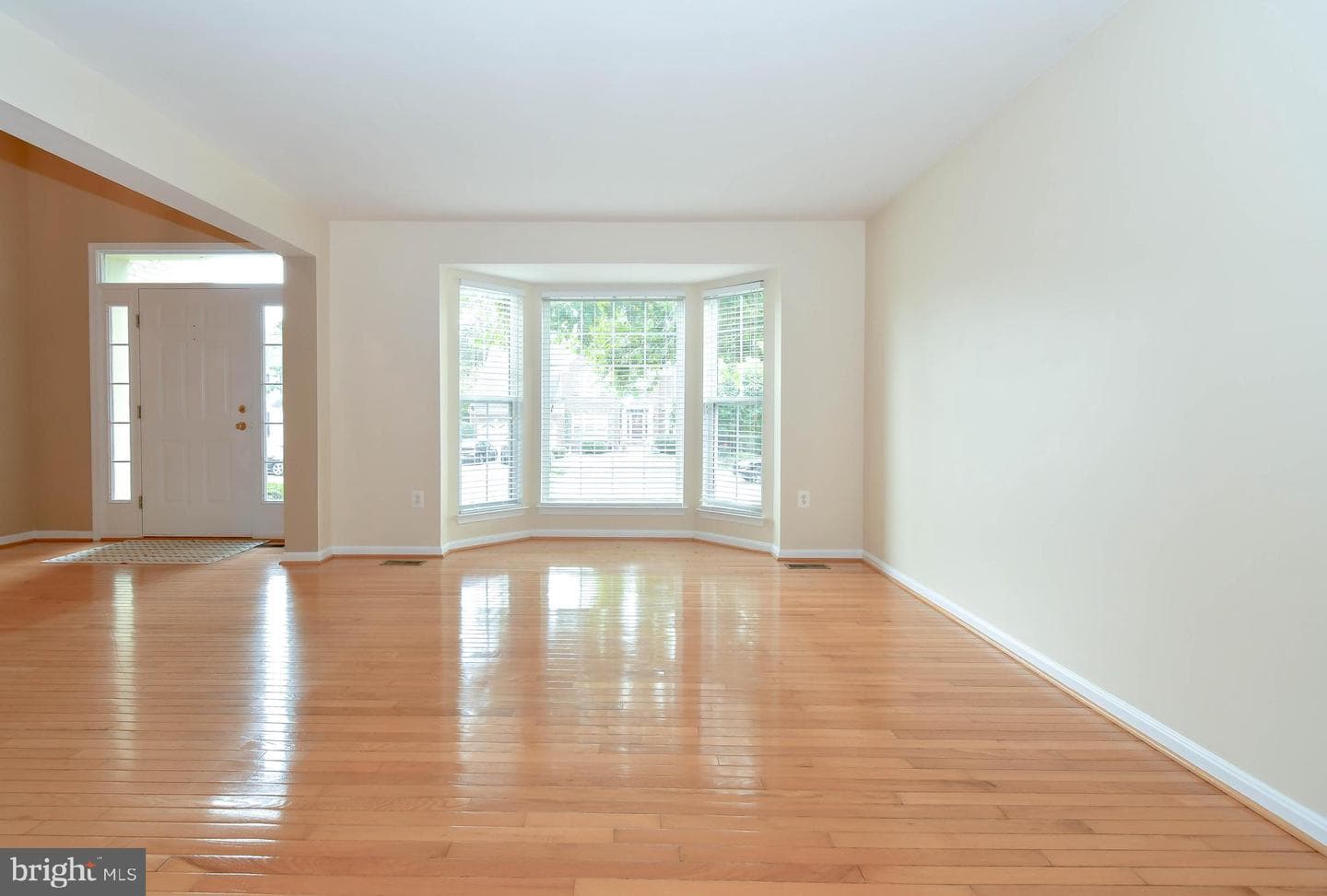9179 Weathersfield Drive photo 5