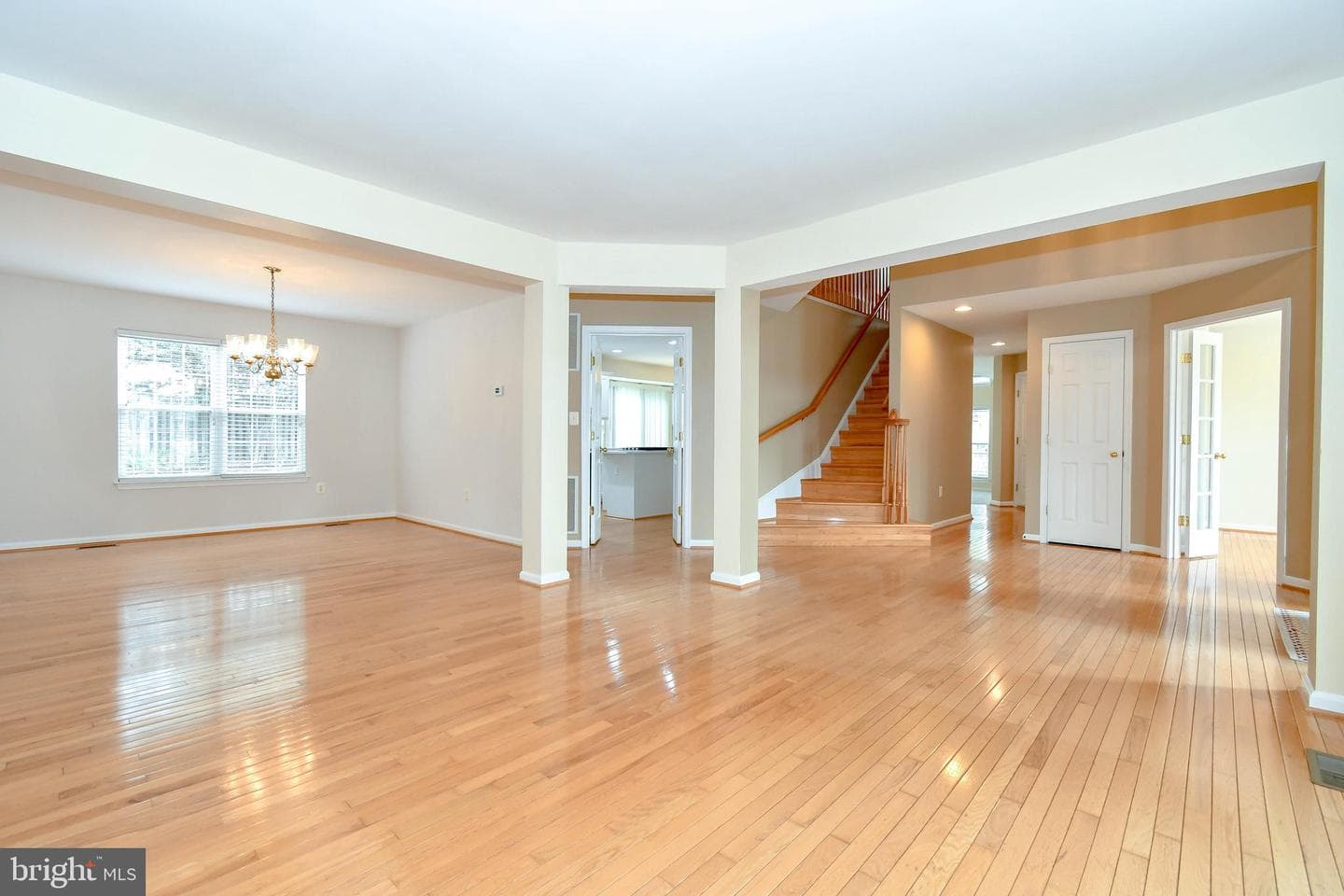 9179 Weathersfield Drive photo 8