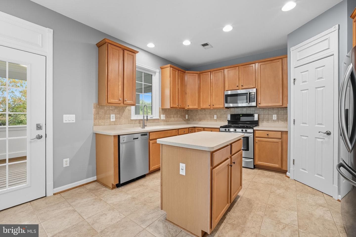 13625 America Drive photo 14