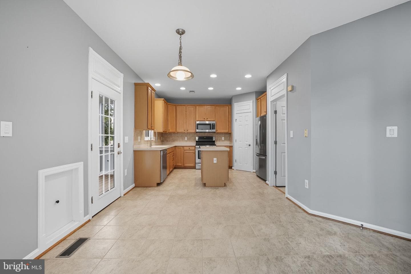 13625 America Drive photo 15