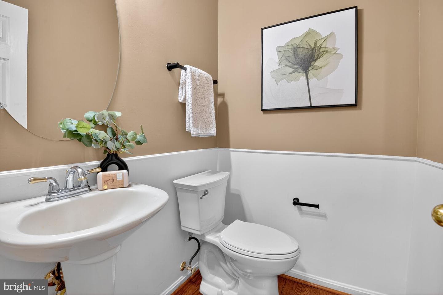 6233 Alistair Drive photo 21
