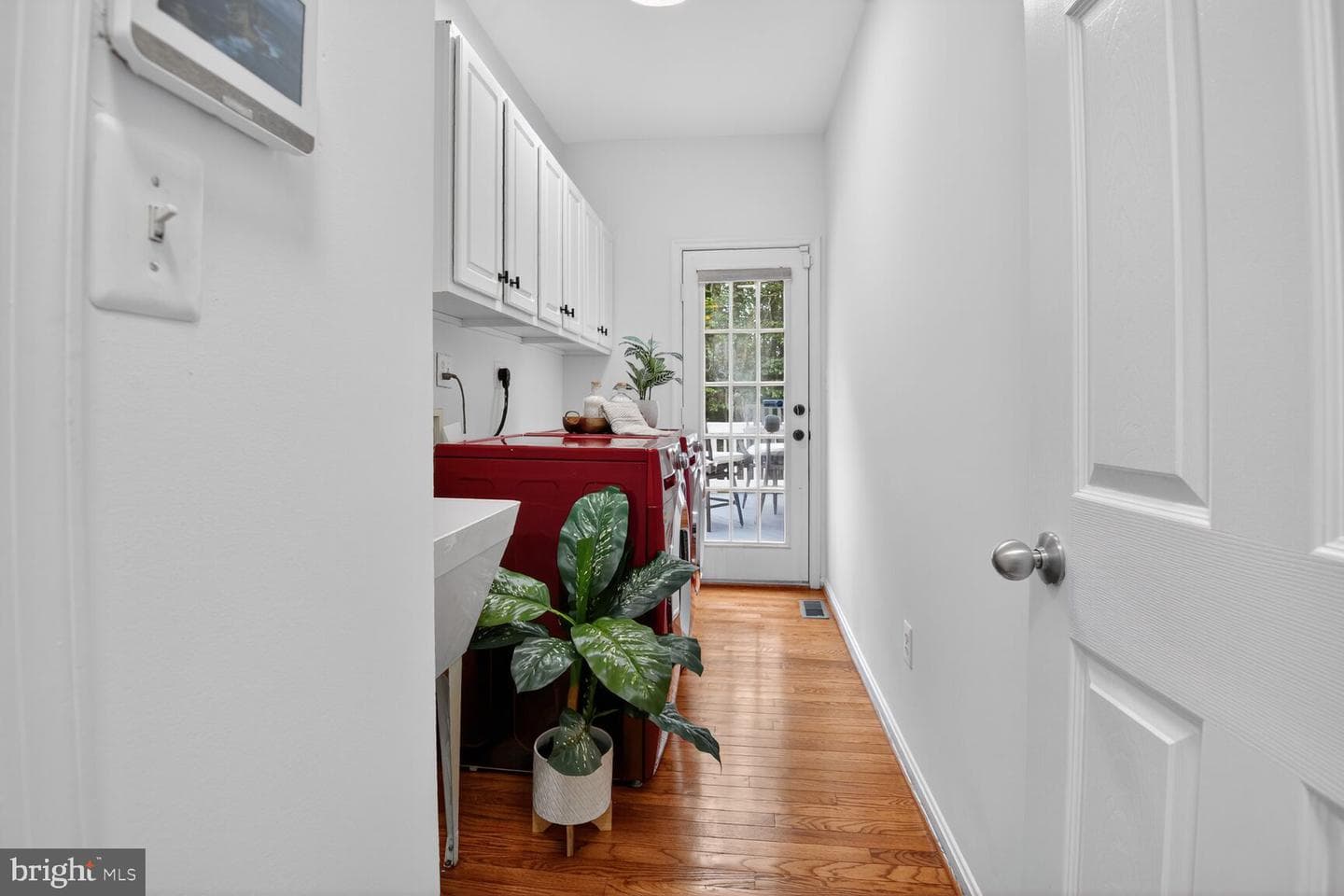6233 Alistair Drive photo 22