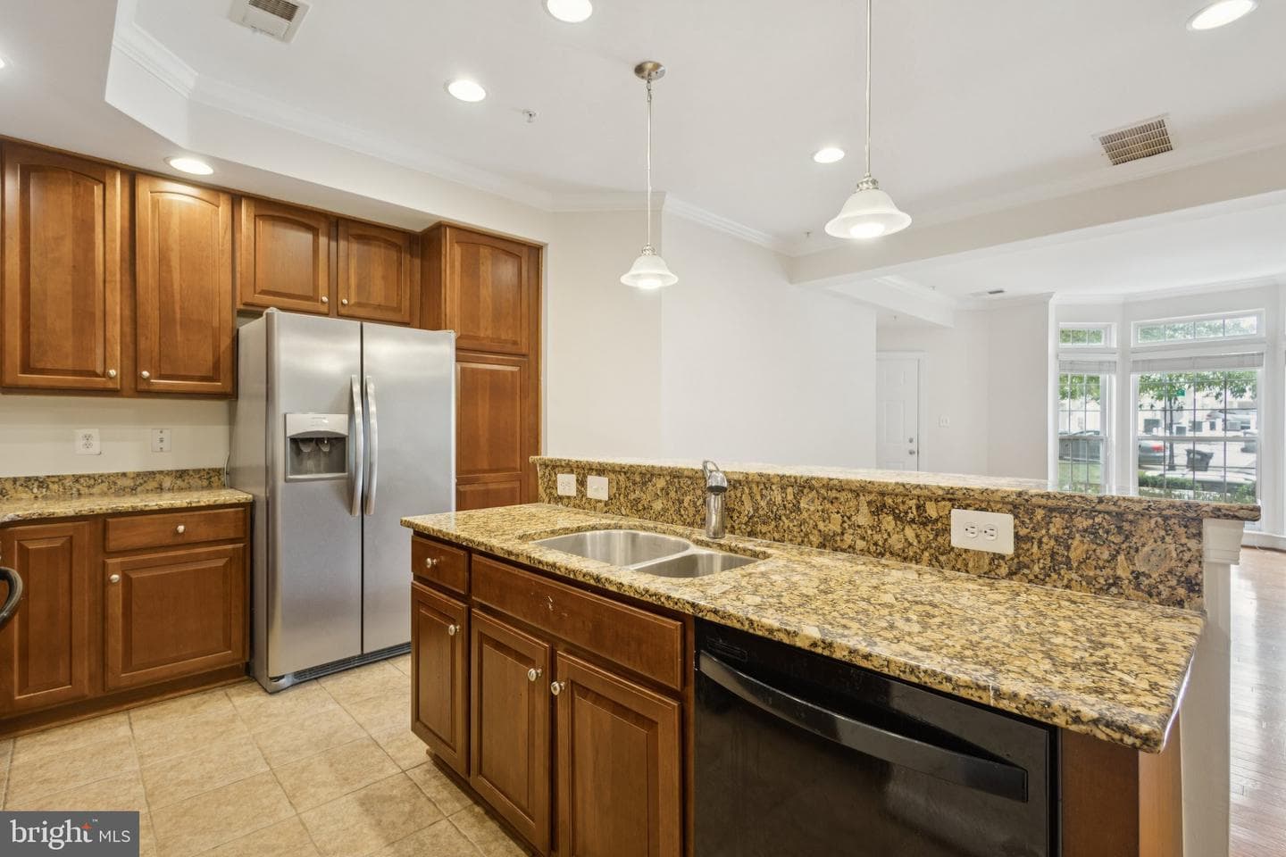 2576 Eastbourne Drive photo 14