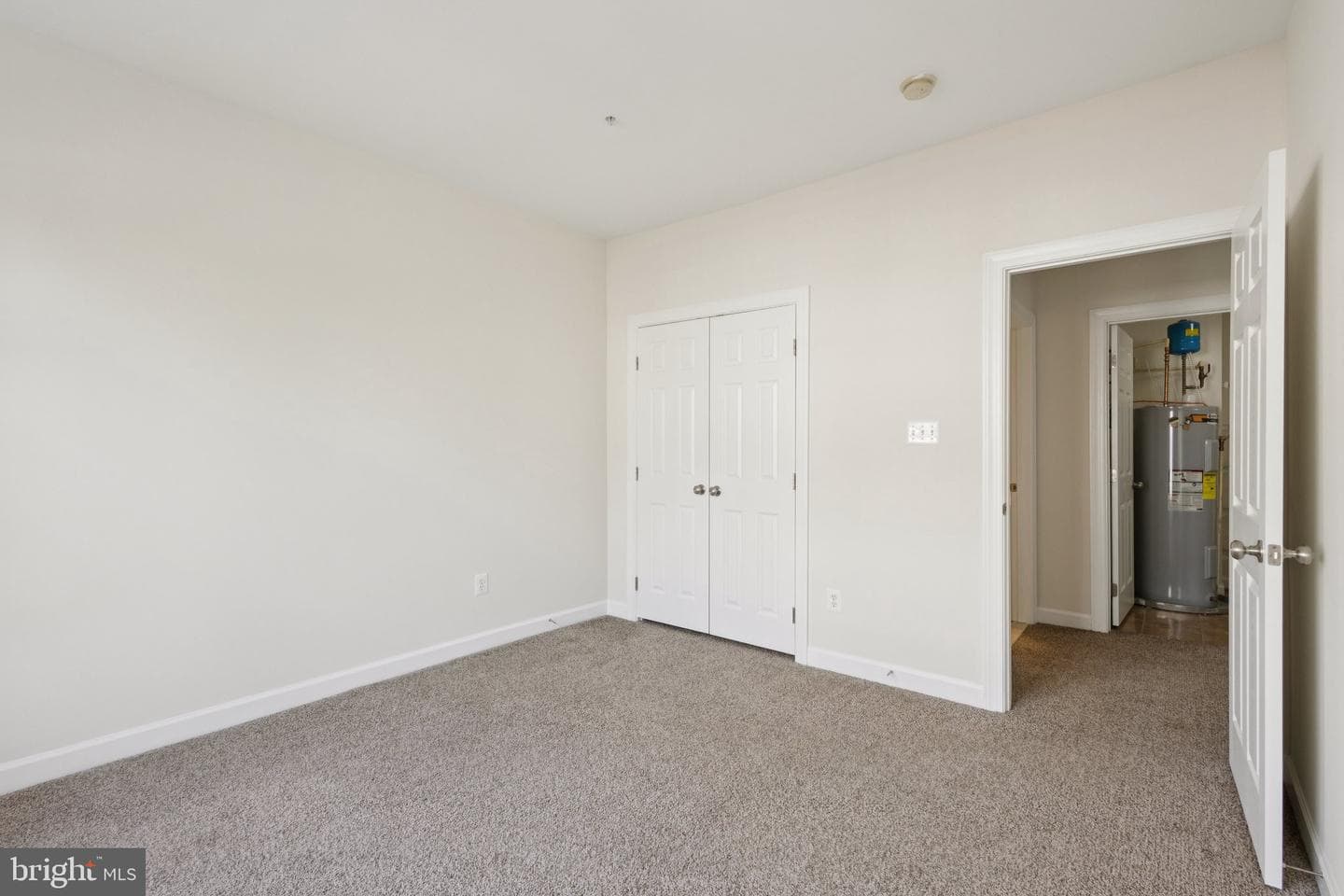 2576 Eastbourne Drive photo 28