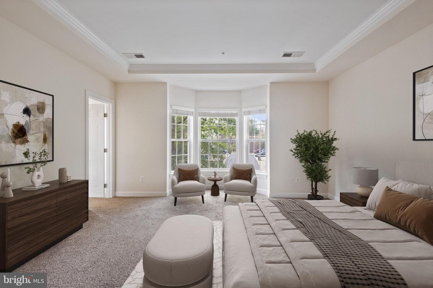 2576 Eastbourne Drive photo 4