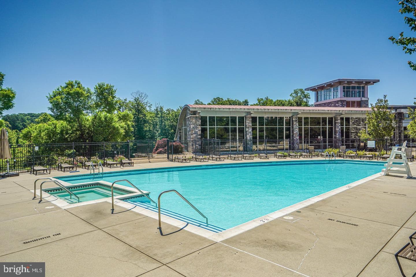 2576 Eastbourne Drive photo 44