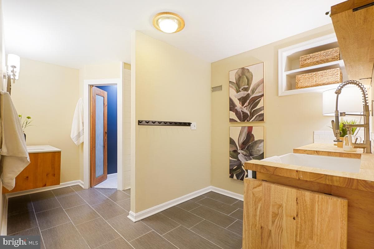 9521 Country Roads Lane photo 34