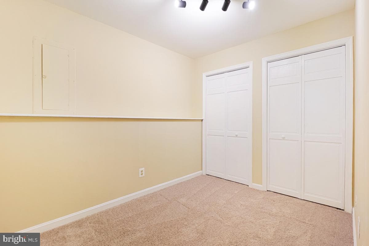 9521 Country Roads Lane photo 40