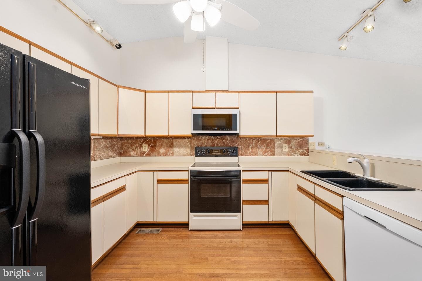 6207 Possum Trot Court photo 45