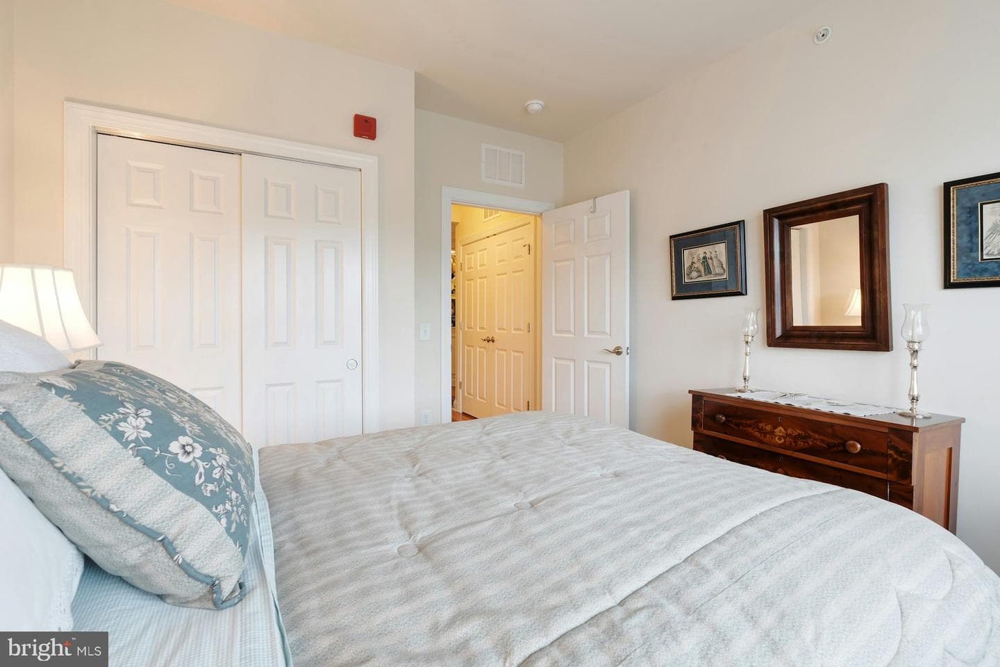 15211 Royal Crest Drive #405 photo 32