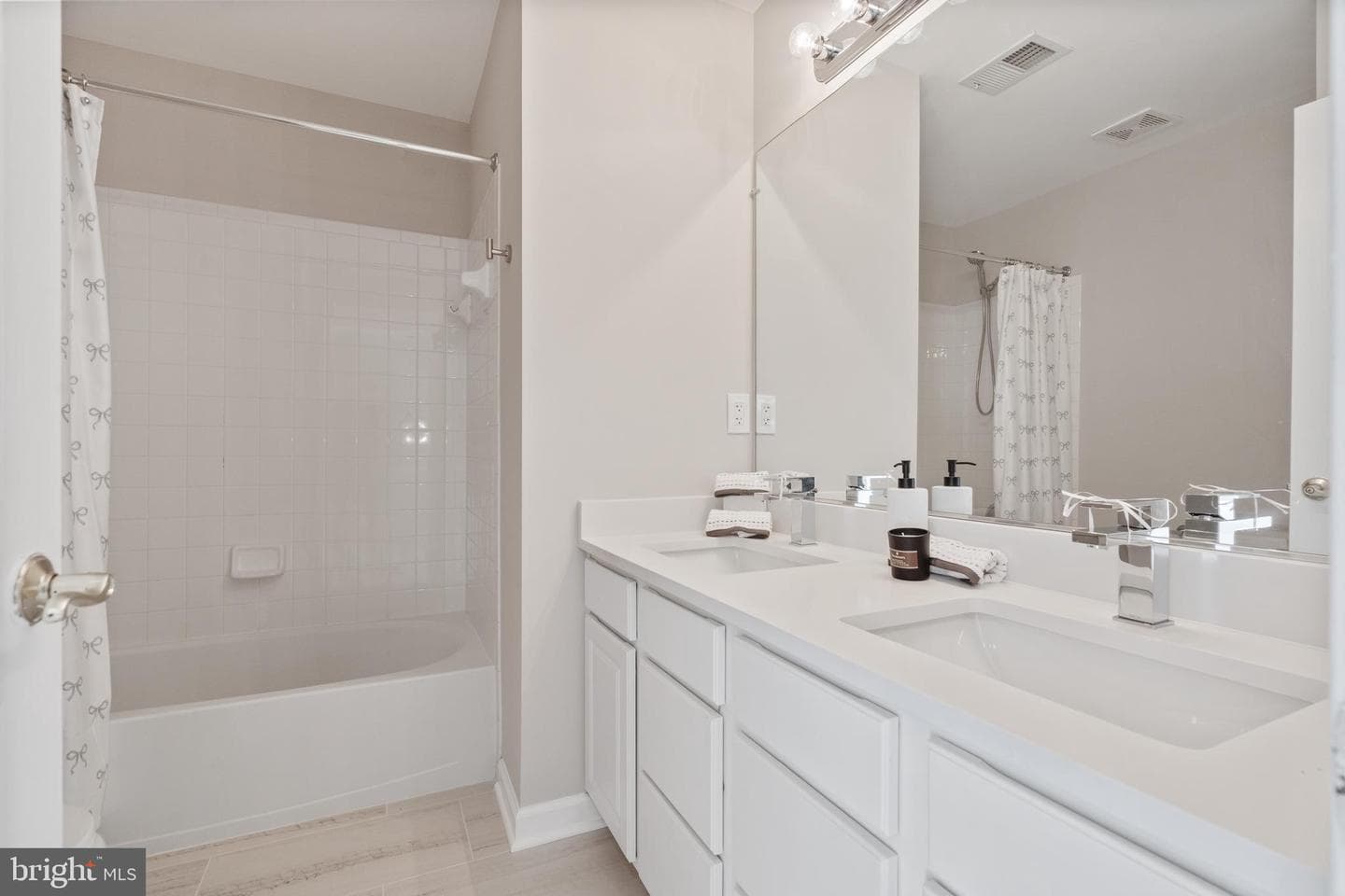 8239 Glade Bank Drive photo 25