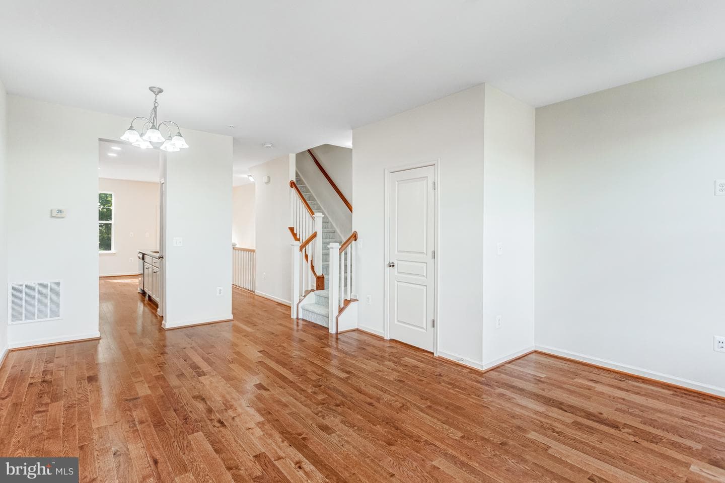 1575 Renate Drive photo 19