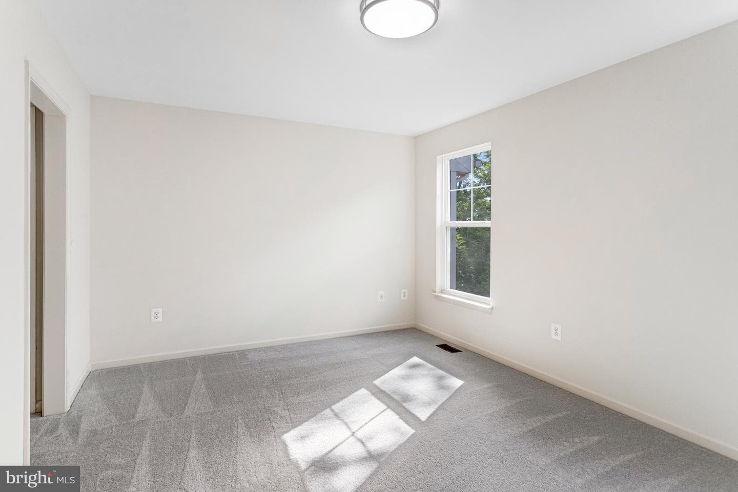 1575 Renate Drive photo 23