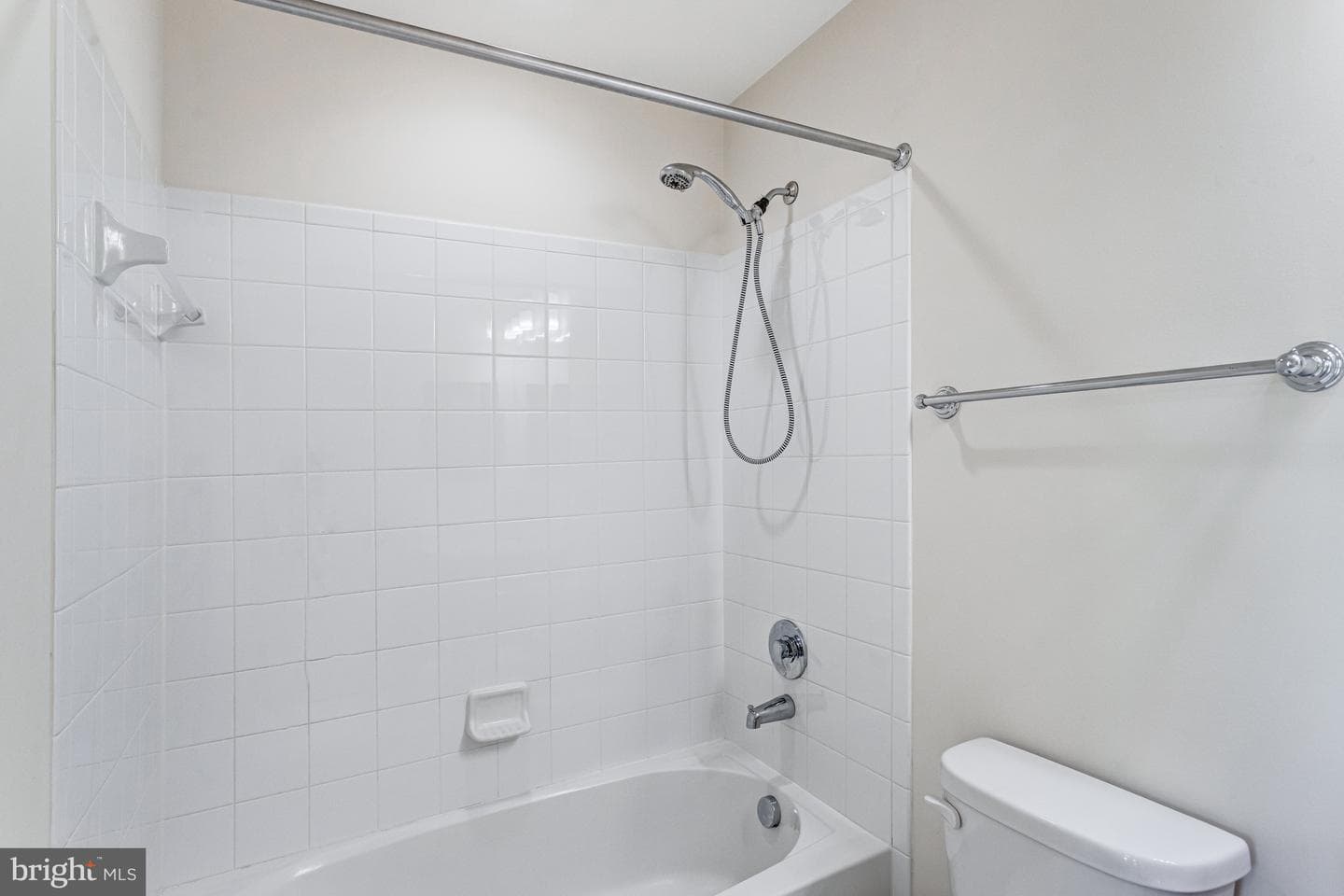 1575 Renate Drive photo 32