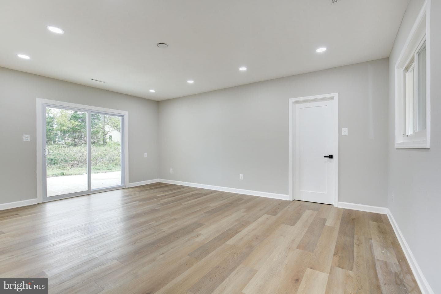 9197 Broadlands Lane photo 4