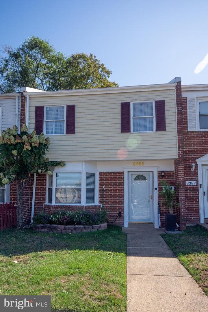 8385 Irongate Way photo 2