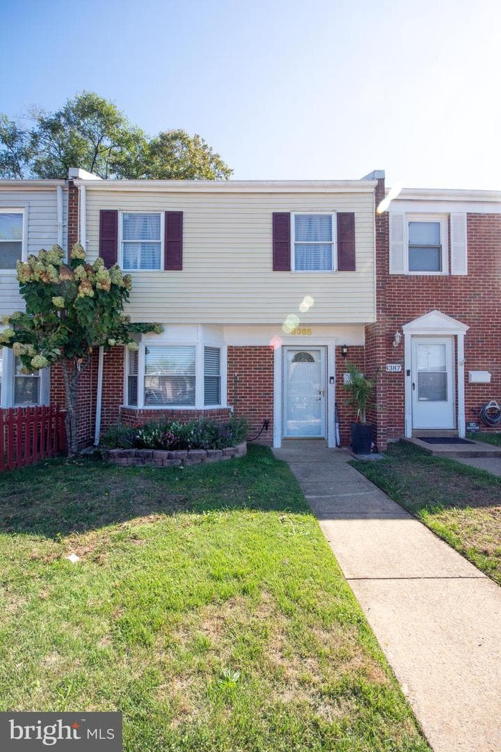 8385 Irongate Way photo 3