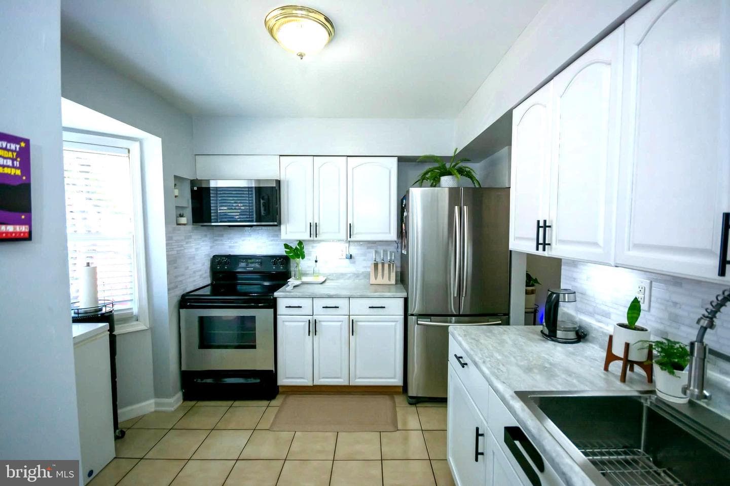 8385 Irongate Way photo 4