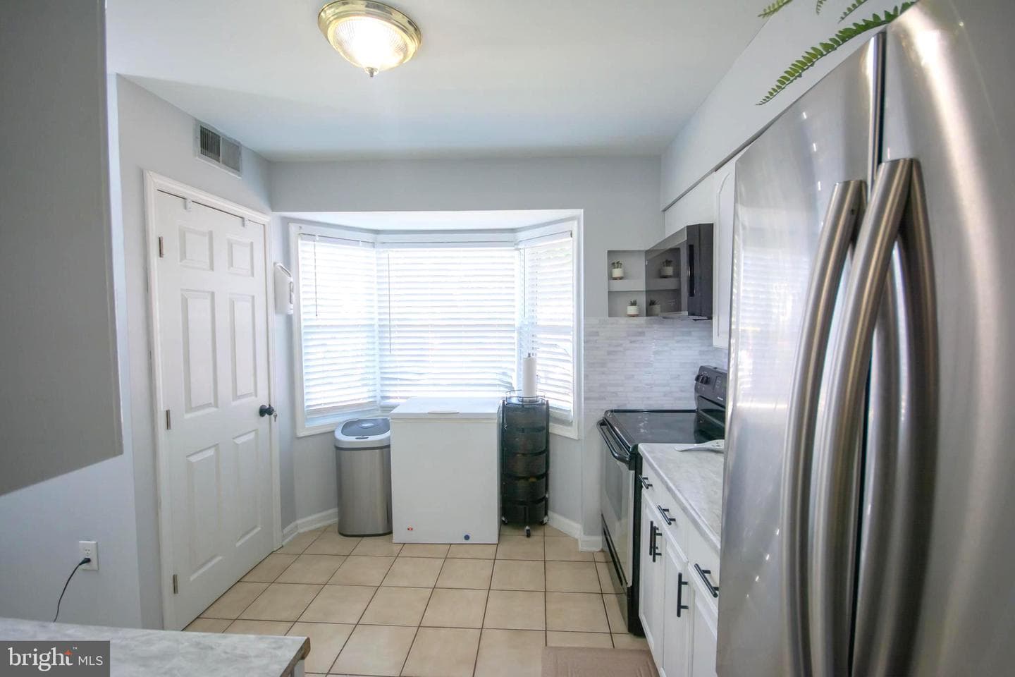8385 Irongate Way photo 6
