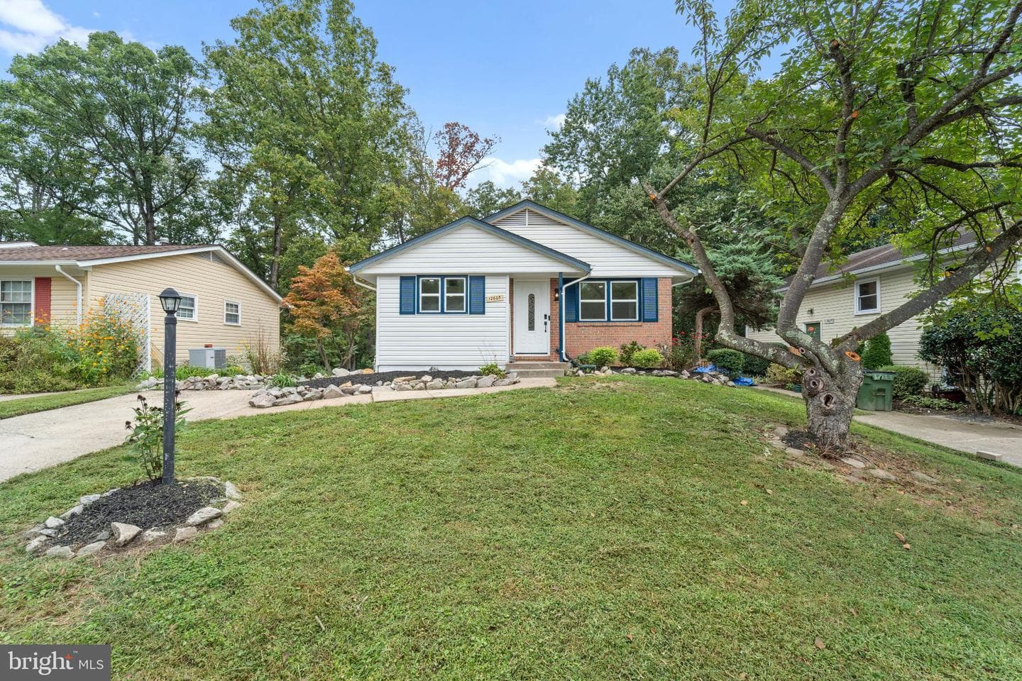 12605 Oakwood Dr photo 1