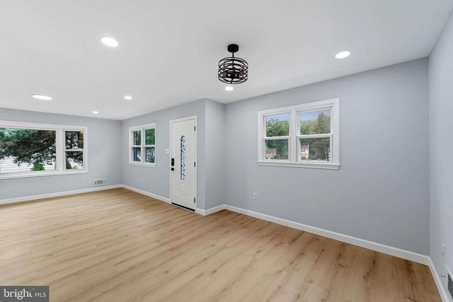 12605 Oakwood Dr photo 9