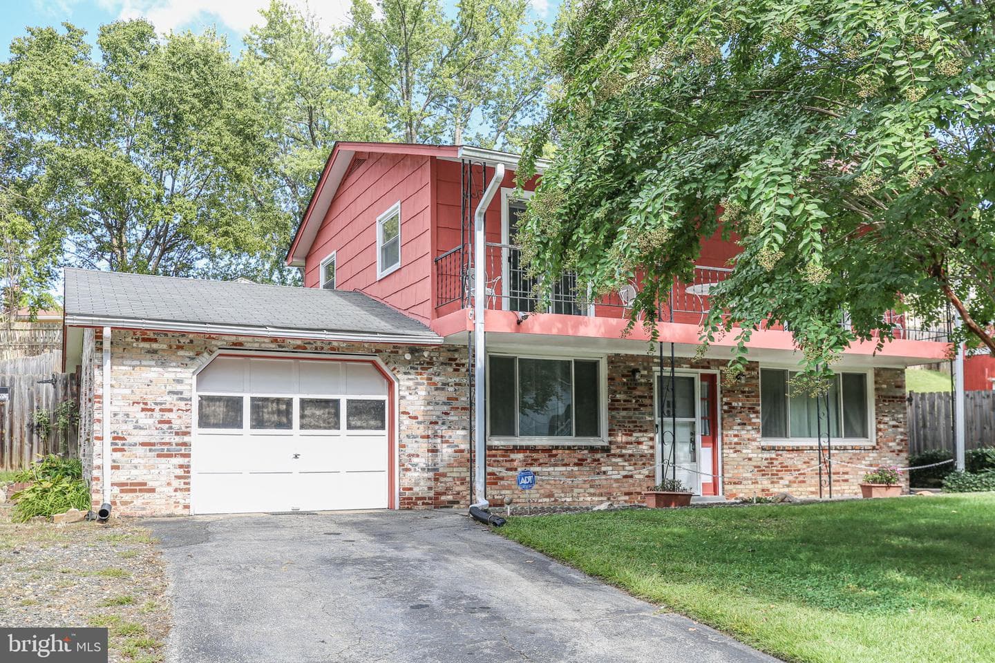 19007 Red Oak Lane photo 2
