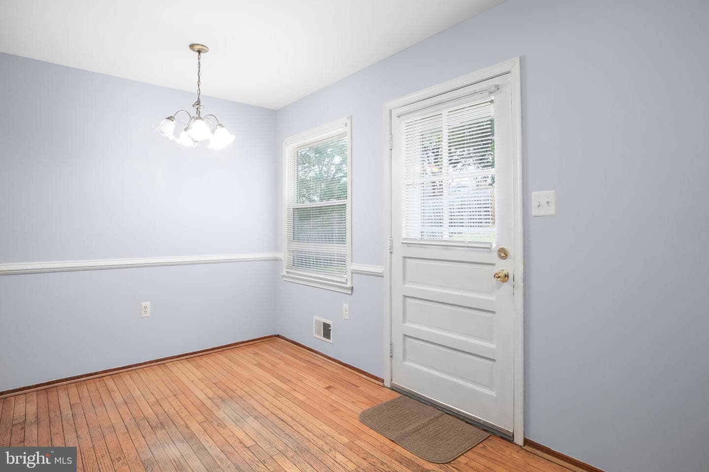 19007 Red Oak Lane photo 8