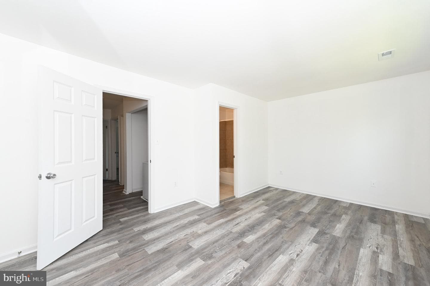 3513 Legere Court photo 9
