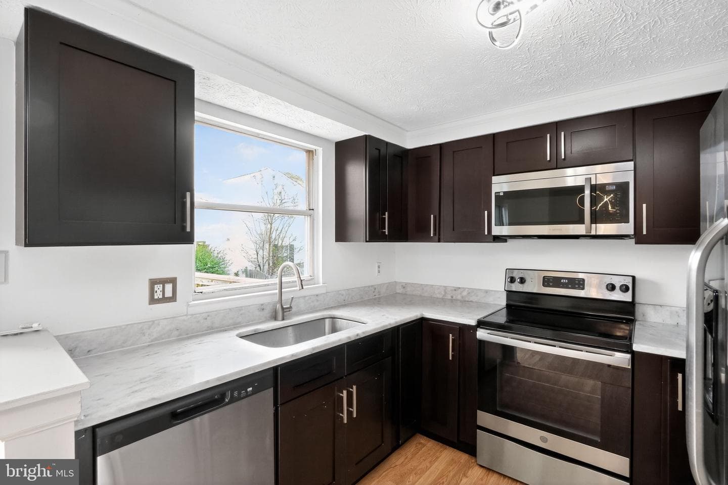 1788 Tilletson Place photo 2
