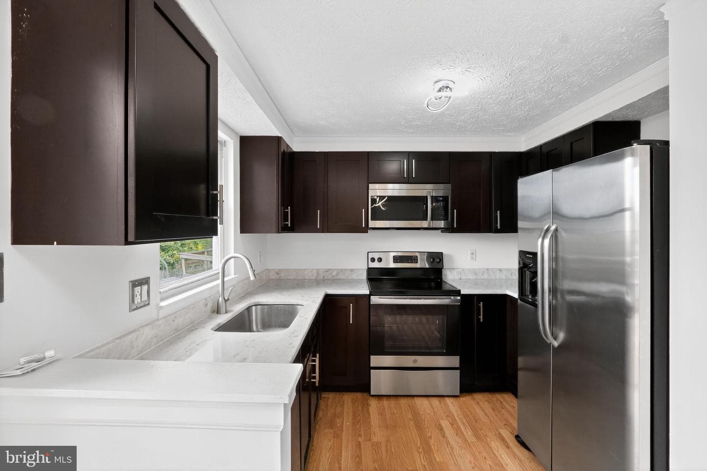 1788 Tilletson Place photo 3