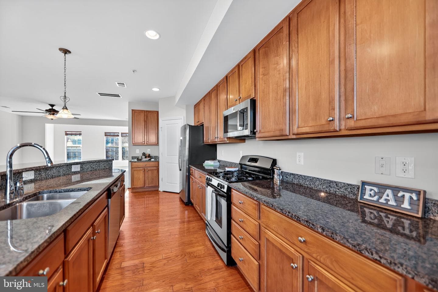 8015 Crescent Park Drive photo 8