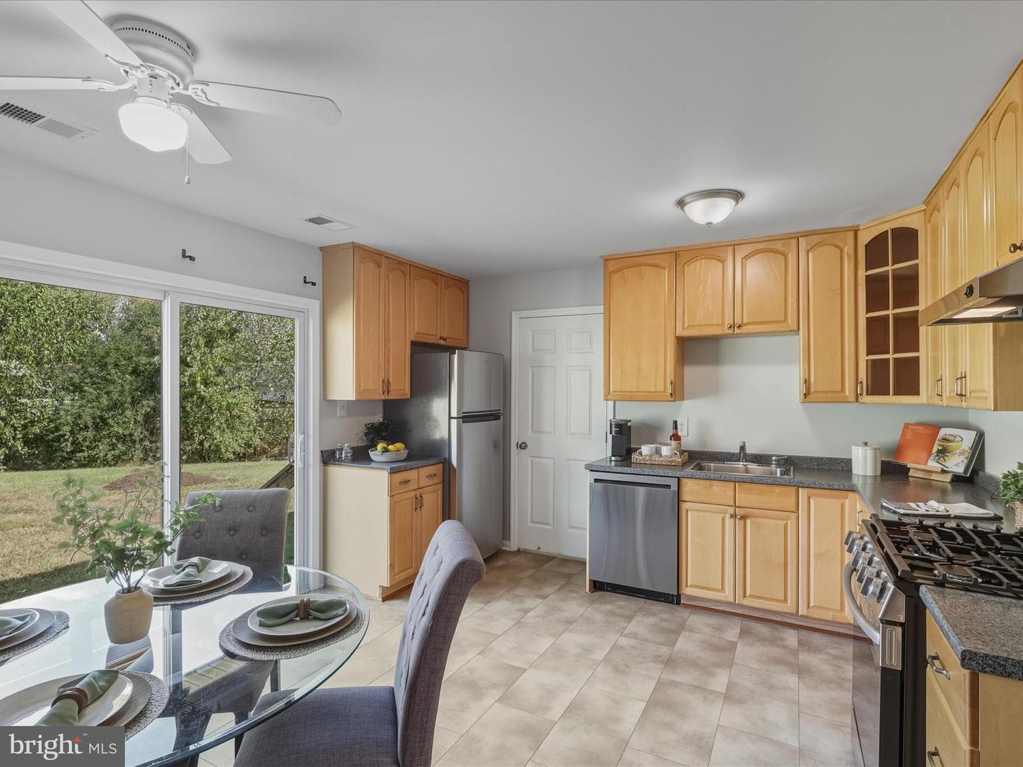 13203 Hampshire Court photo 13