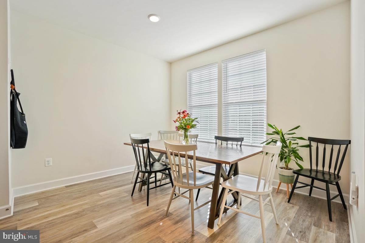 8754 Elsing Green Drive photo 2