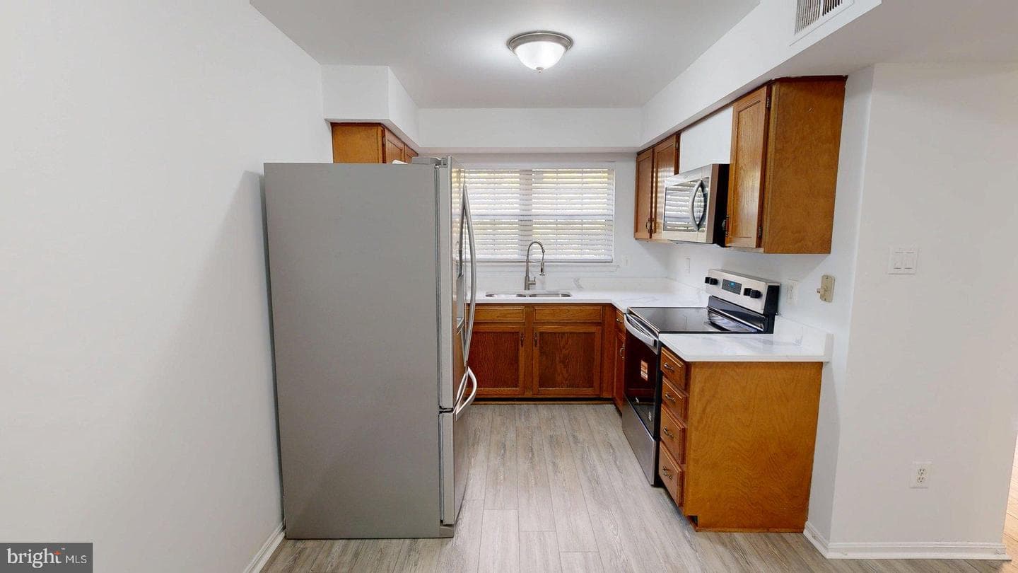 12199 Chaucer Lane #12199 photo 2