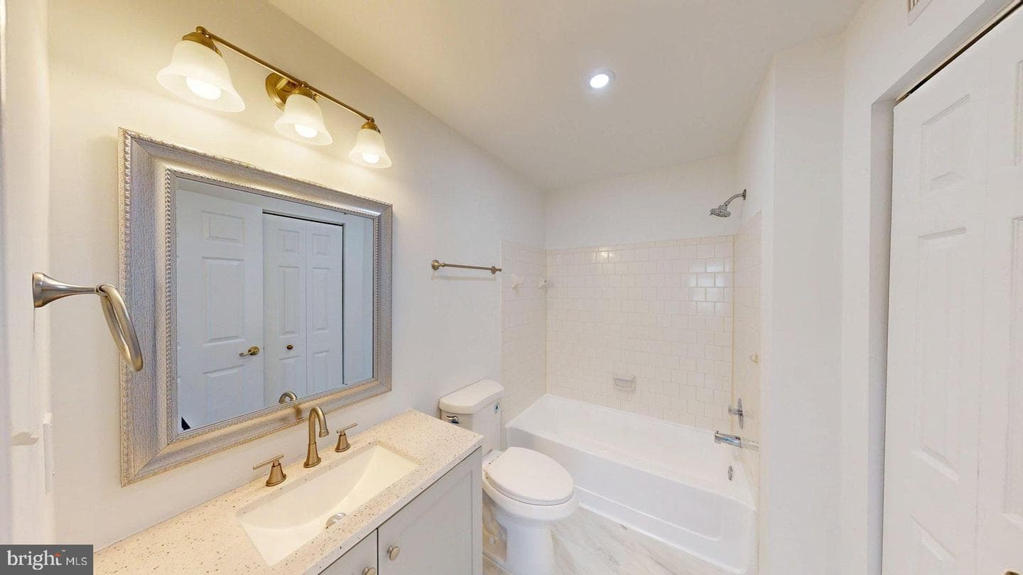 12199 Chaucer Lane #12199 photo 9
