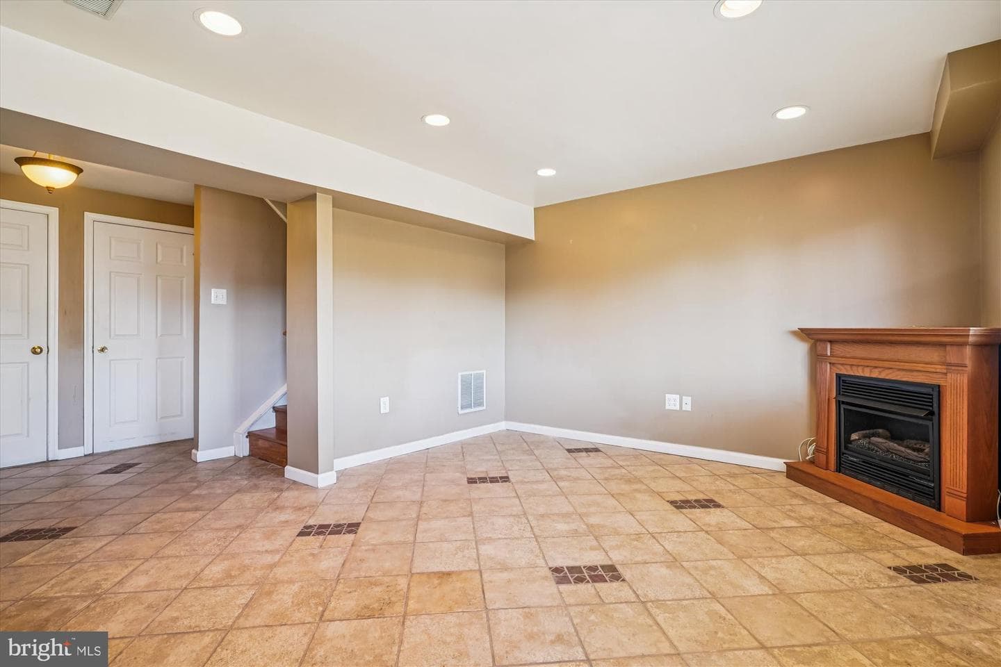 14740 Winding Loop photo 38