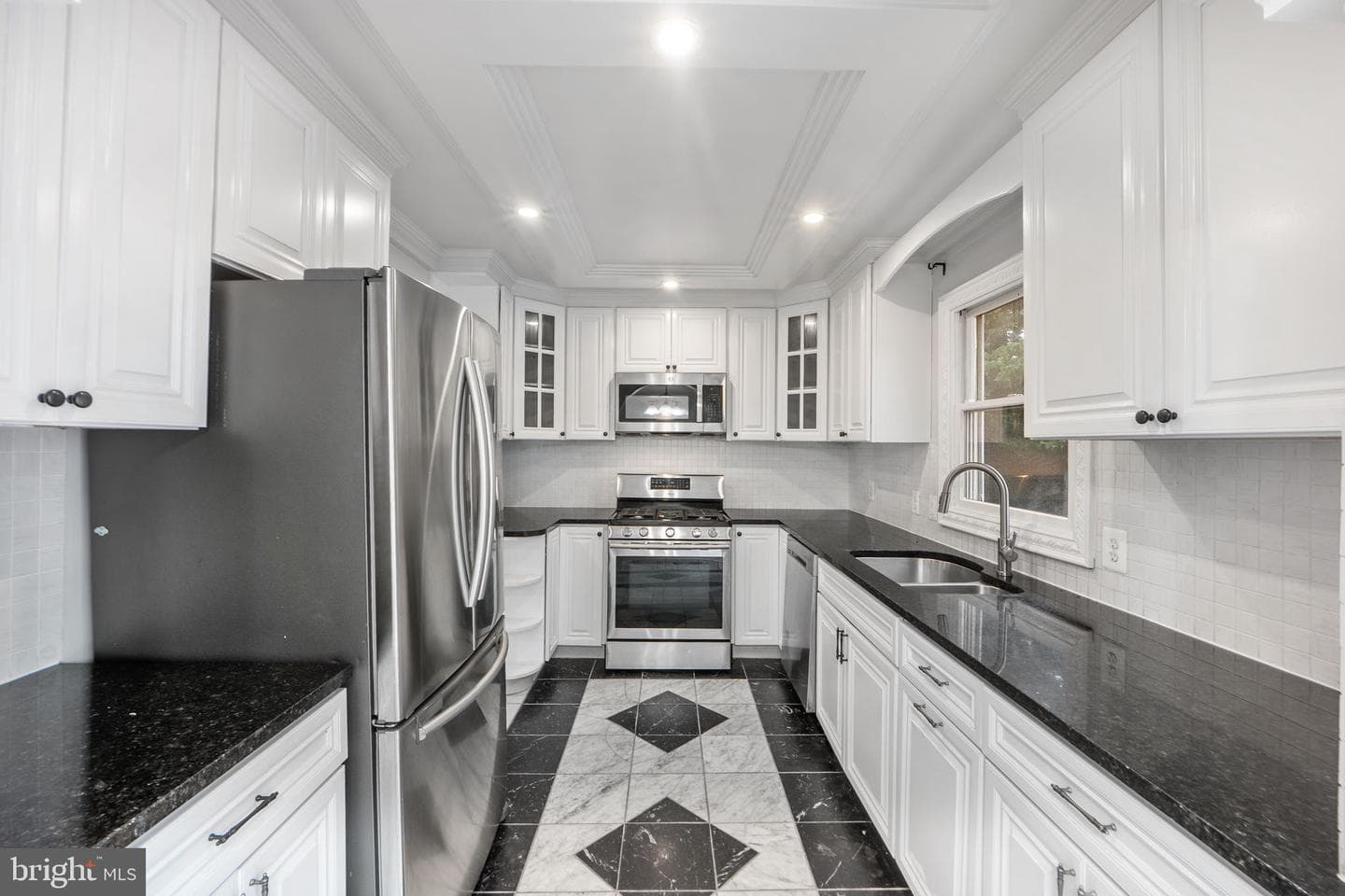 14502 Darbydale Avenue photo 10