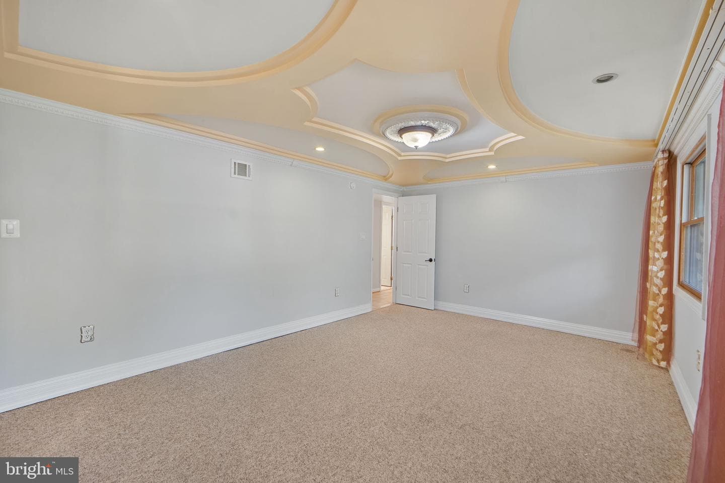 14502 Darbydale Avenue photo 17