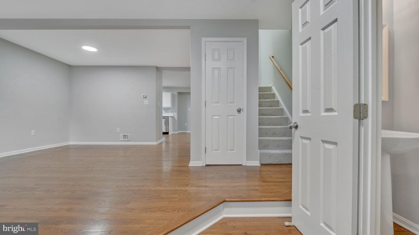 14214 Creekbranch Way photo 2