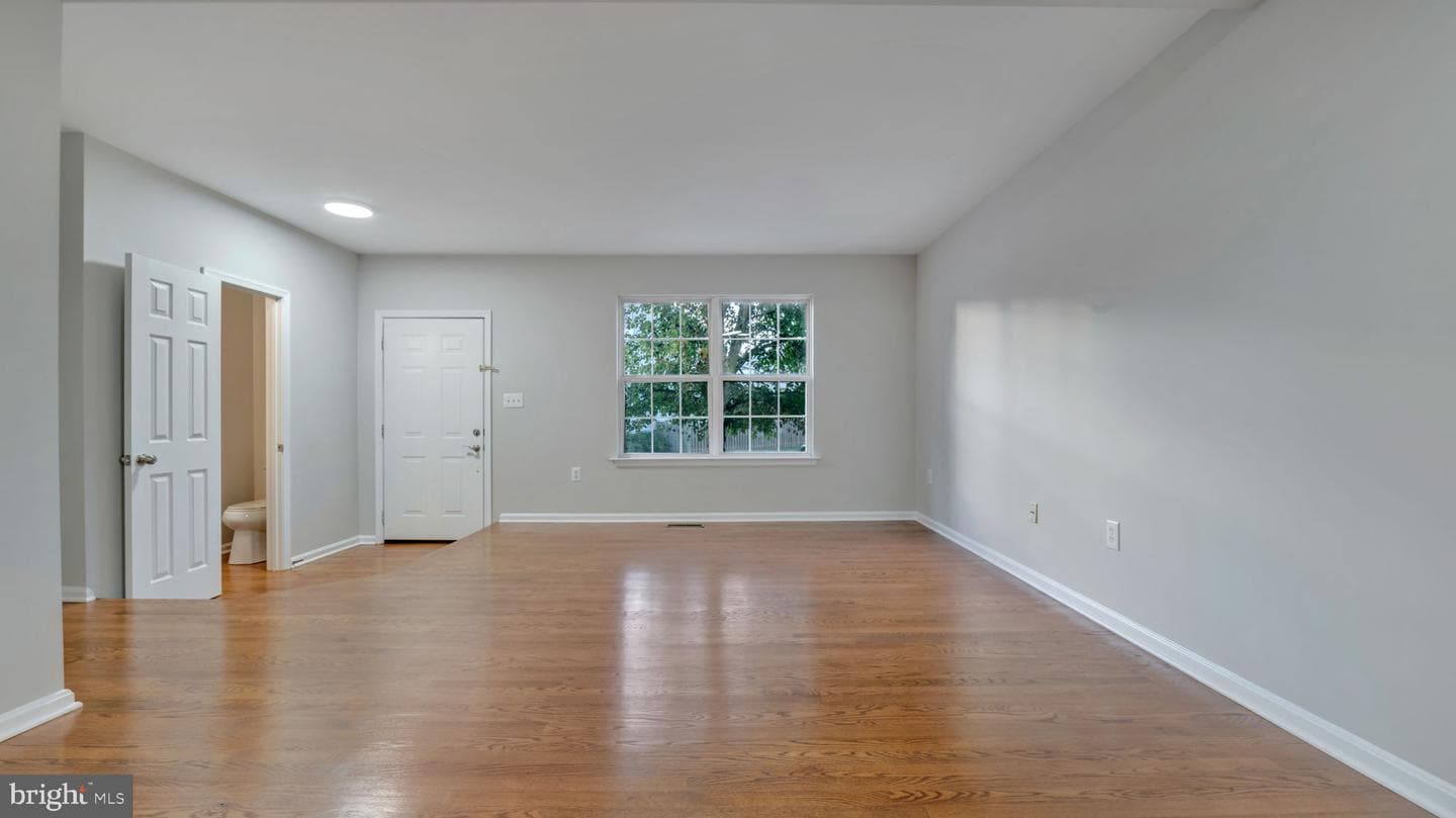 14214 Creekbranch Way photo 6