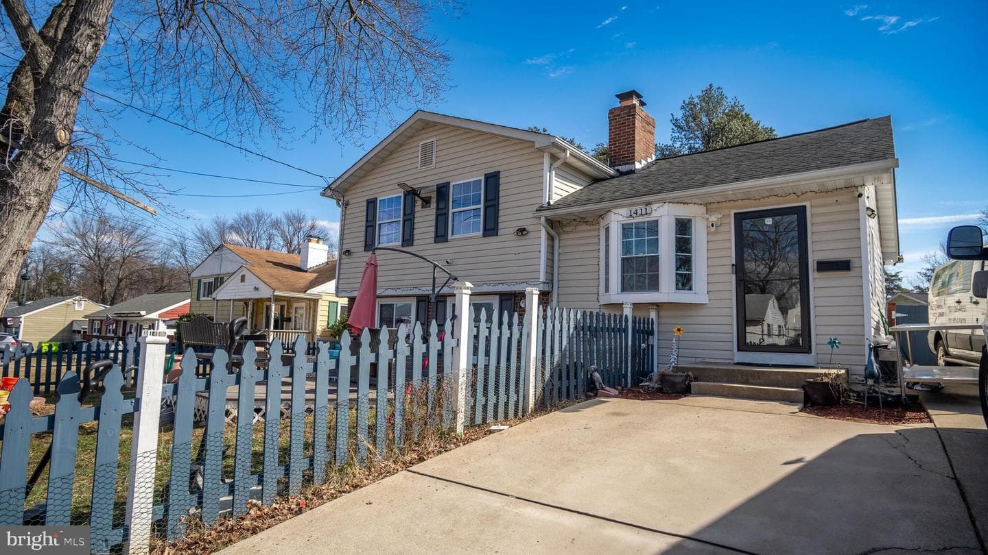 1411 Mary Street photo 2