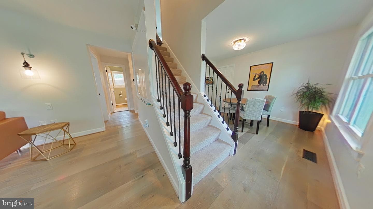 5242 Sudberry Lane photo 4